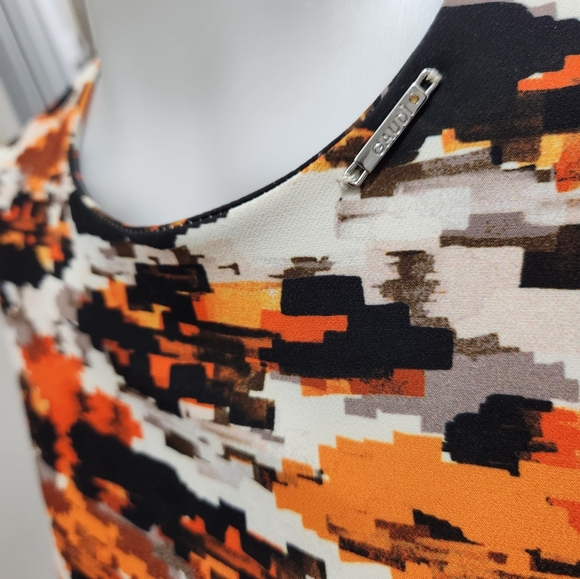 Dress - Picture 2 of 7